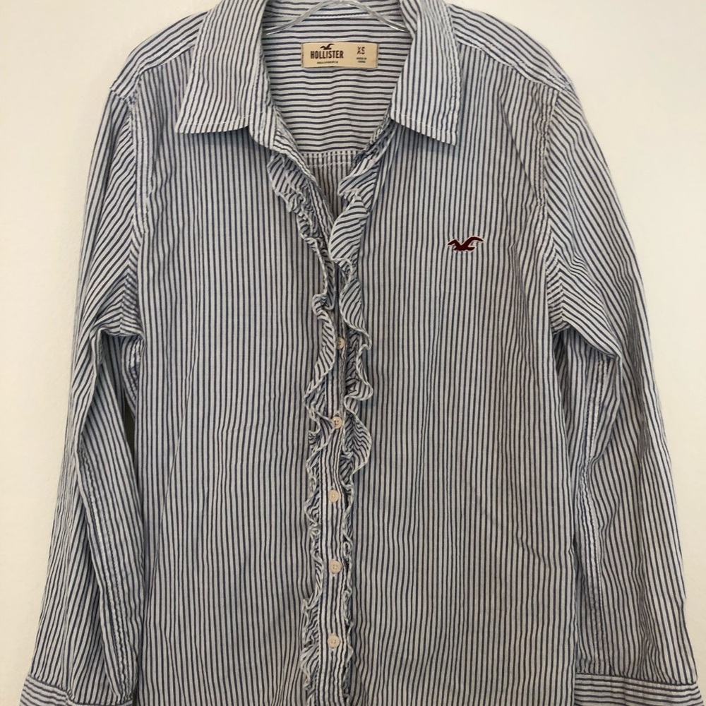 Hollister co ruffle button up